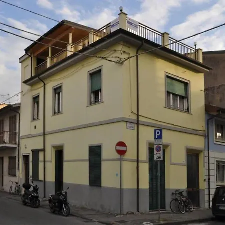 Altido For 8 With Huge Terrace In Old Town Of Holiday home *