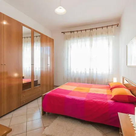 Holiday home Altido For 8 With Huge Terrace In Old Town Of *