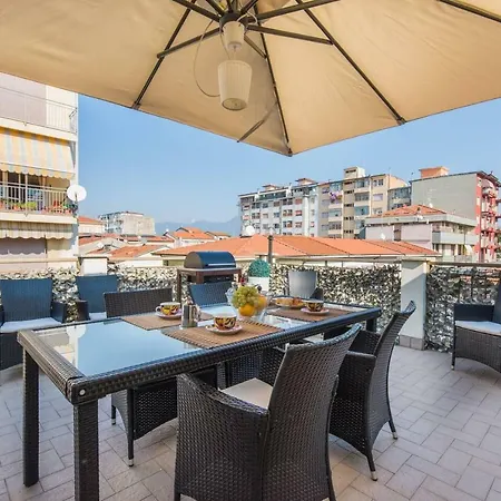 Altido For 8 With Huge Terrace In Old Town Of Holiday home Viareggio