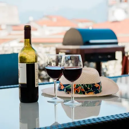 Altido For 8 With Huge Terrace In Old Town Of
